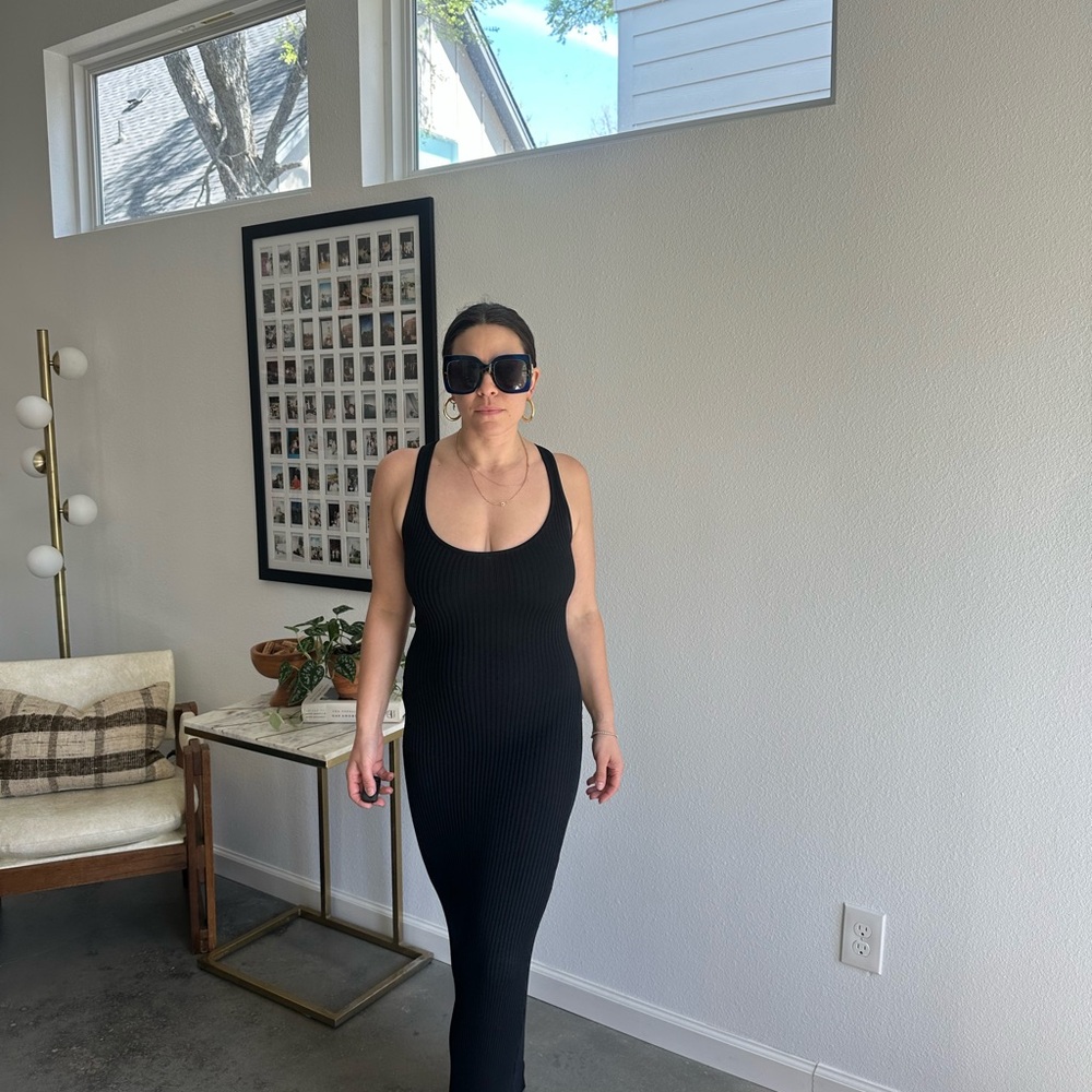 Elegant Black Sleeveless Dress